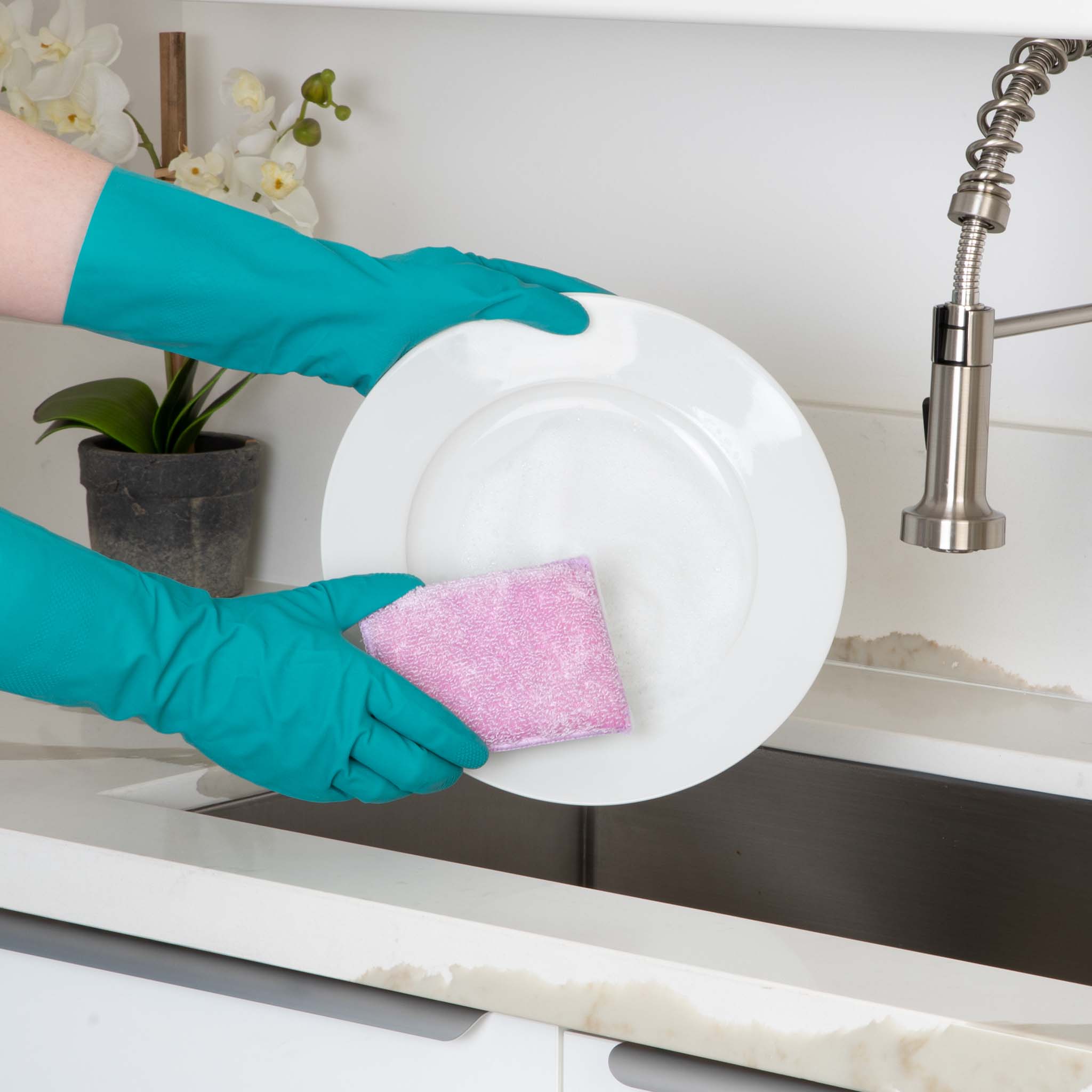 Smart Design Soap Dispensing Dish Sponge with Replaceable Head - Non-Slip Brush Handle with Soap Reservoir - Odor Resistant - Cleaning Pots, Pans, PLA